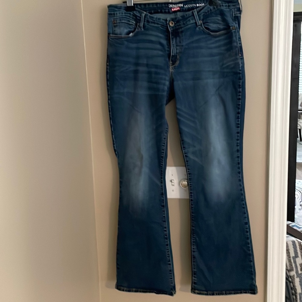 Women’s Size 18 Levi’s Denizen Bootcut Stretch Jeans